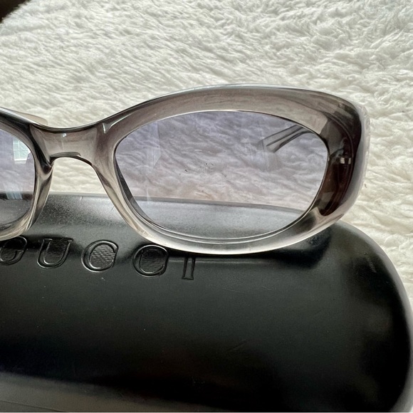 Gucci GG 2432/S T5V Gray/Black Clear Frame Gradient Lens Oval Sunglasses w/Case - Picture 5 of 16